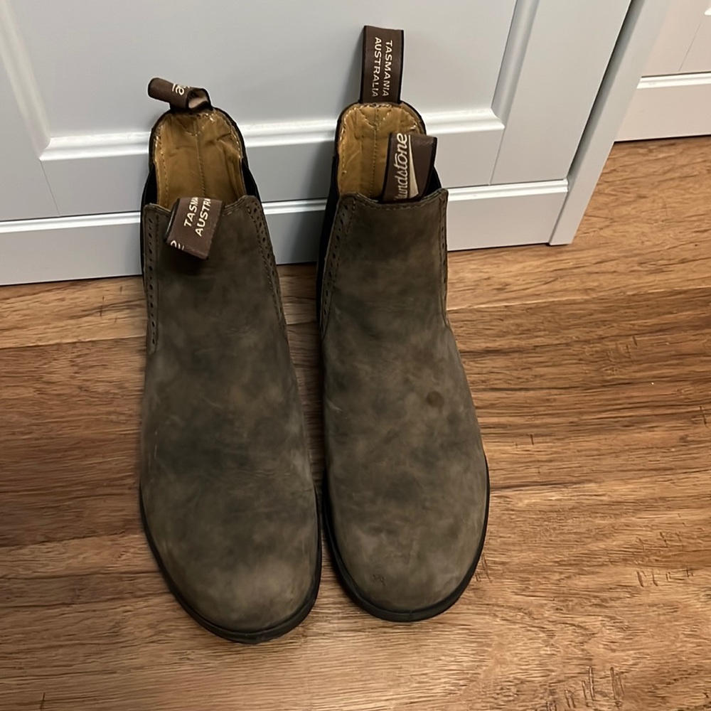 Blundstone women boots size 4.5 / fits a US size 7.5